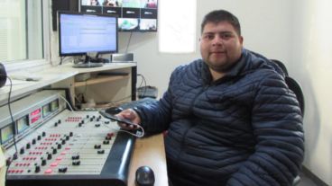 Julian Acosta, de 27 años, era operador en la radio comunitaria santafesina FM Chalet.