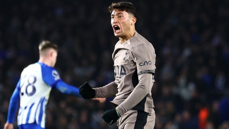 El delantero entró desde el banco de suplentes y a los diez minutos marcó.