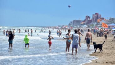 Las playas colmadas en el último día del 2023.