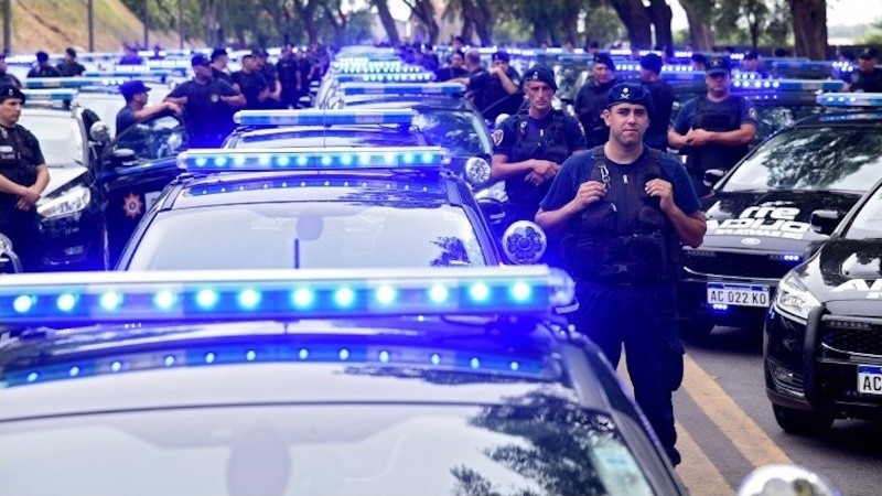 Villanúa explicó que con los próximos retiros de hombres policías, necesitan sumar varones para 