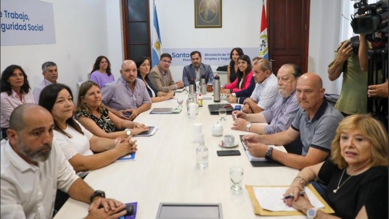 Los gremios docentes se reunieron este jueves con funcionarios del gobierno santafesino.