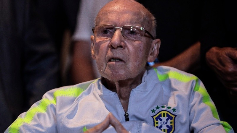 La Confederación Sudamericana de Fútbol también lamentó el fallecimiento de la 