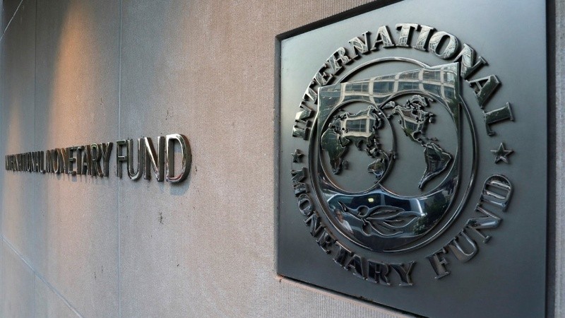 En la próxima década, Argentina deberá pagarle al FMI USD 16 mil millones en intereses y USD 39 mil millones de capital.