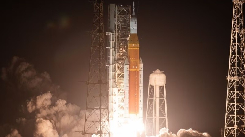 La misión que llevará humanos hasta la superficie lunar despegará en septiembre de 2026.