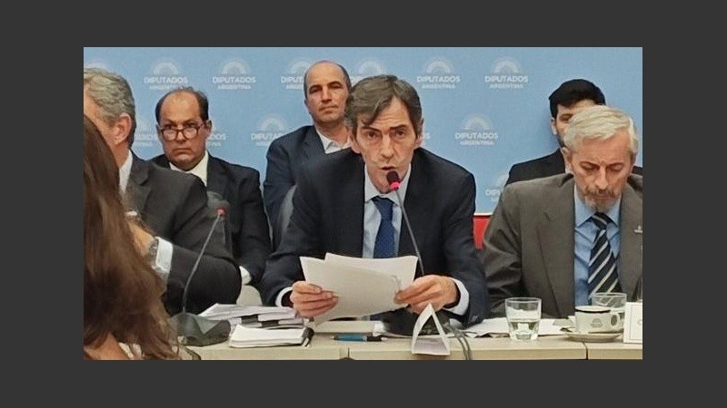 El secretario de Energía aclaró que todvía hay espacio para reglamentaciones complementarias