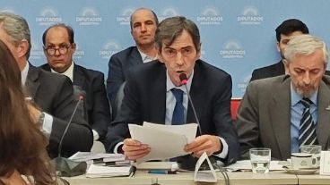 El secretario de Energía aclaró que todvía hay espacio para reglamentaciones complementarias