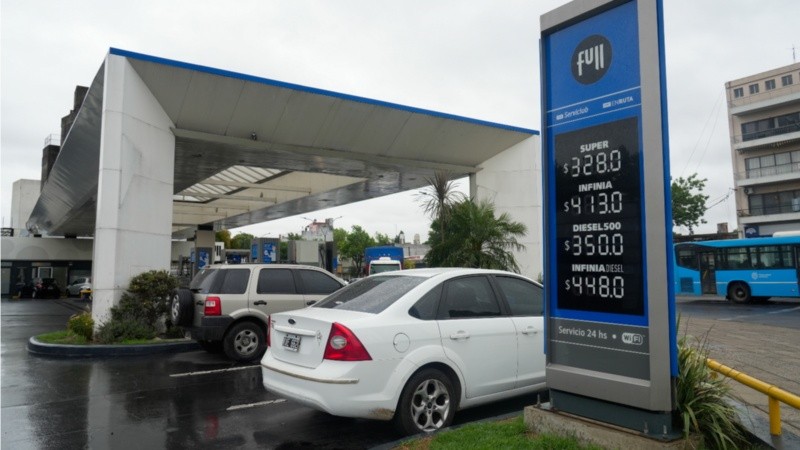 La tasa vial, que es del 1.6% del precio de litro de combustible, está aprobada pero todavía no se implementó.