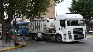 Tareas de limpieza previas a la tormenta.