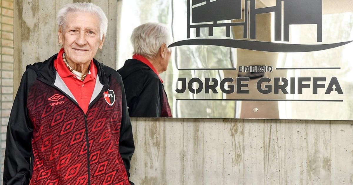 Adiós al maestro: fallece Newells y el histórico entrenador del fútbol argentino, Jorge Bernardo Grifa.