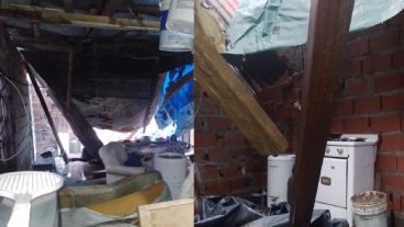 Así quedó parte de la vivienda al desmoronarse su techo en plena tormenta este martes.