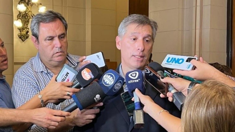 Olivares: cómo proyecta las paritarias, el déficit de la provincia y la relación con Nación