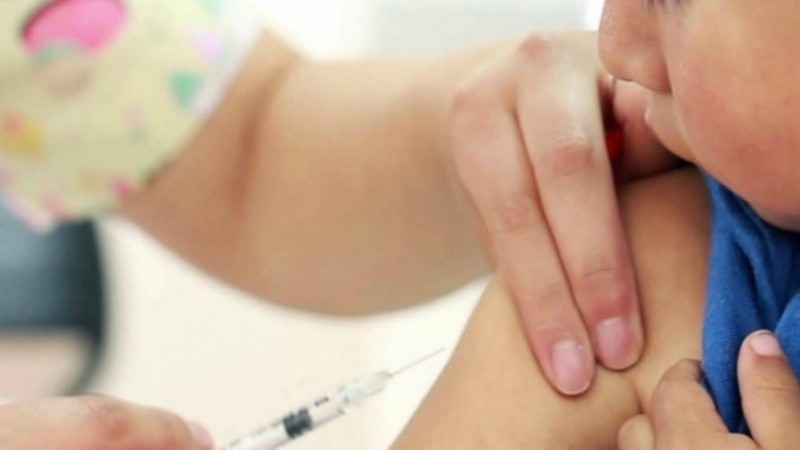 La vacuna previene la enfermedad meningocócica.