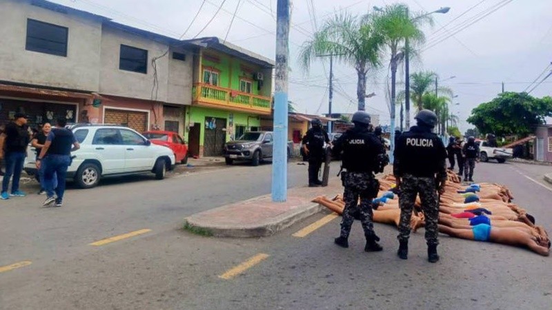 Los detenidos fueron trasladados hasta Guayaquil para su procesamiento legal.