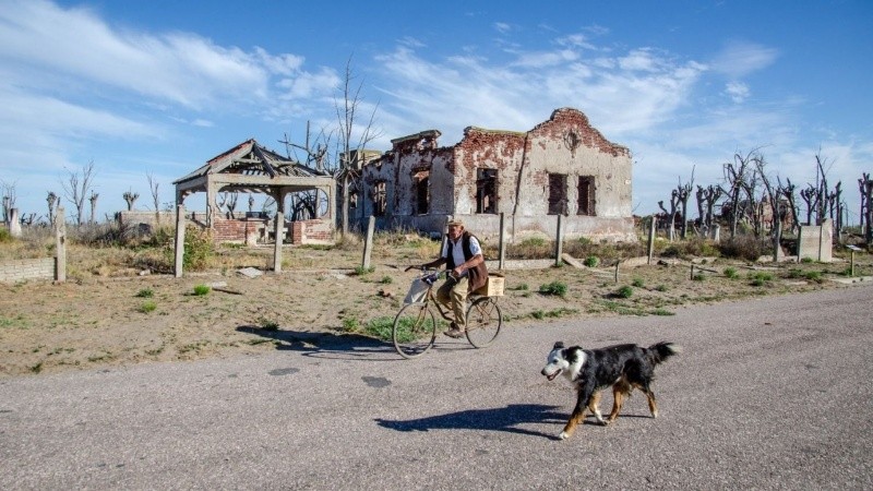 Pablo Novak, reconocido como el último habitante de Villa Epecuén, falleció a los 93 años.