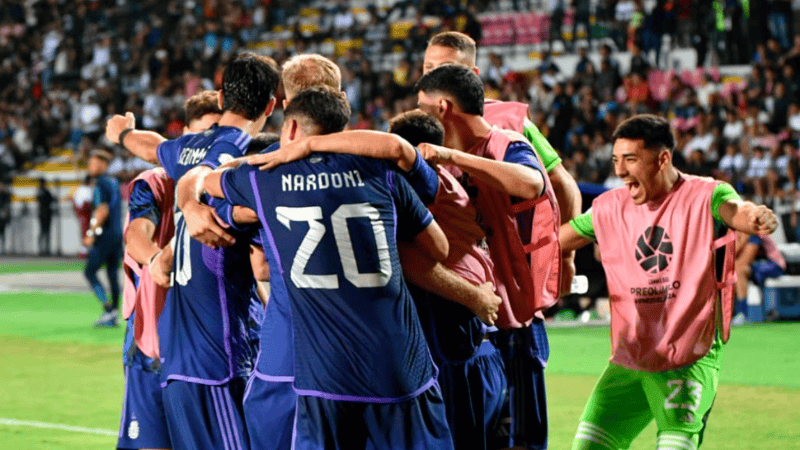 El festejo de lo chicos argentinos después del triunfo.