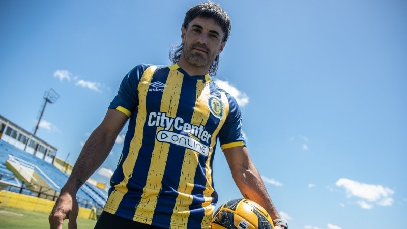 El club lanzó la nueva camiseta canalla.