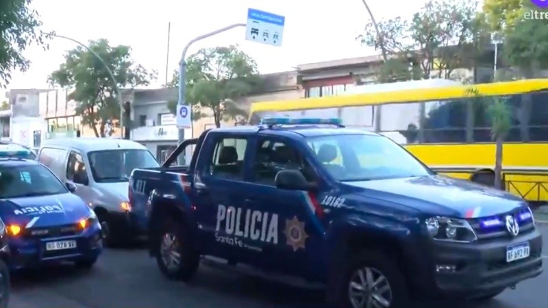 El procedimiento con varios patrulleros en Alberdi al cero.