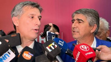 Olivares lo anunció junto a Bastía.