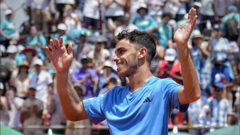 Cerúndolo batalló y se quedó con el primer partido de la serie.