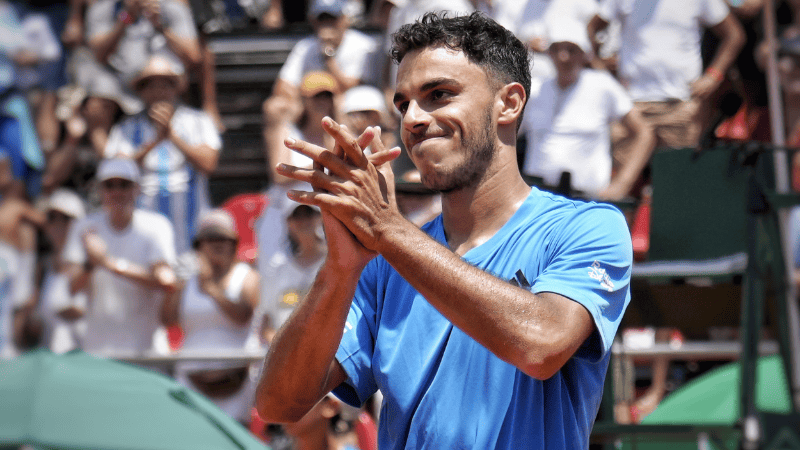 Cerúndolo festejó con el público rosarino.