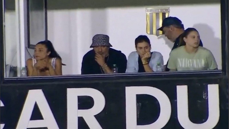 Pocho miró el partido de su sobrino desde un palco junto a familiares en La Fragata.
