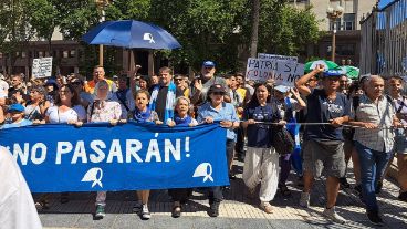 La cuenta dada de baja por Meta es de la radio AM de esta organización, que a su vez es una radio universitaria.