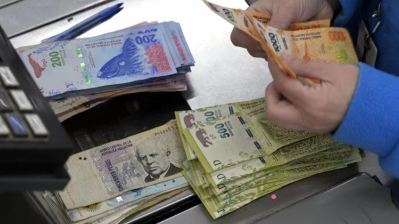 Los gremios activan para tratar de amortiguar el impacto de la inflación en los bolsillos de sus afiliados.