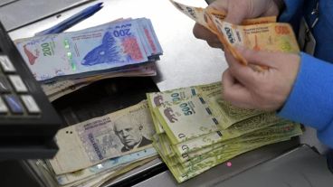 Los gremios activan para tratar de amortiguar el impacto de la inflación en los bolsillos de sus afiliados.