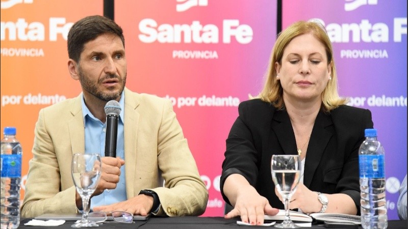 La vicegobernadora de diferenció de la forma de gobernar del presidente Milei.