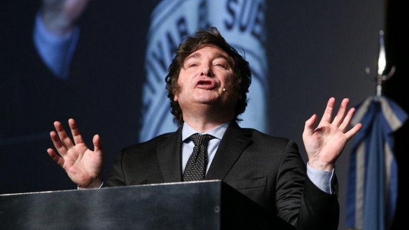 La forma en la que Javier Milei usa la red social X ha sido objeto de críticas.