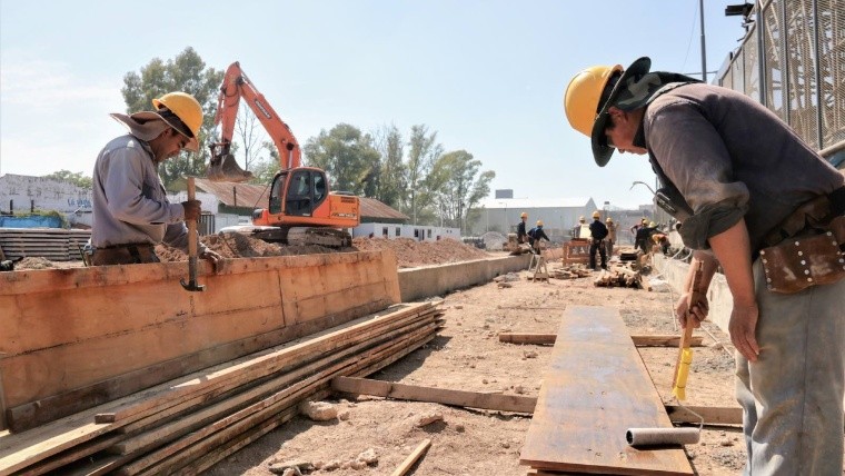 La UOCRA logró un acuerdo salarial con incrementos hasta junio