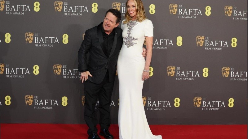 El actor Michael J. Fox junto a Tracy Pollan en el Royal Festival Hall, de Londres, en la entrega de los premios Bafta.