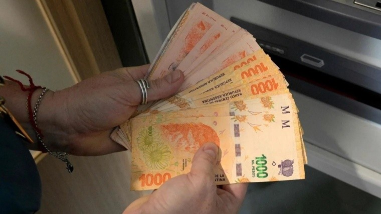 Impuesto PAIS: el Gobierno redujo al 1% la financiación de un fondo que utilizaban las organizaciones sociales