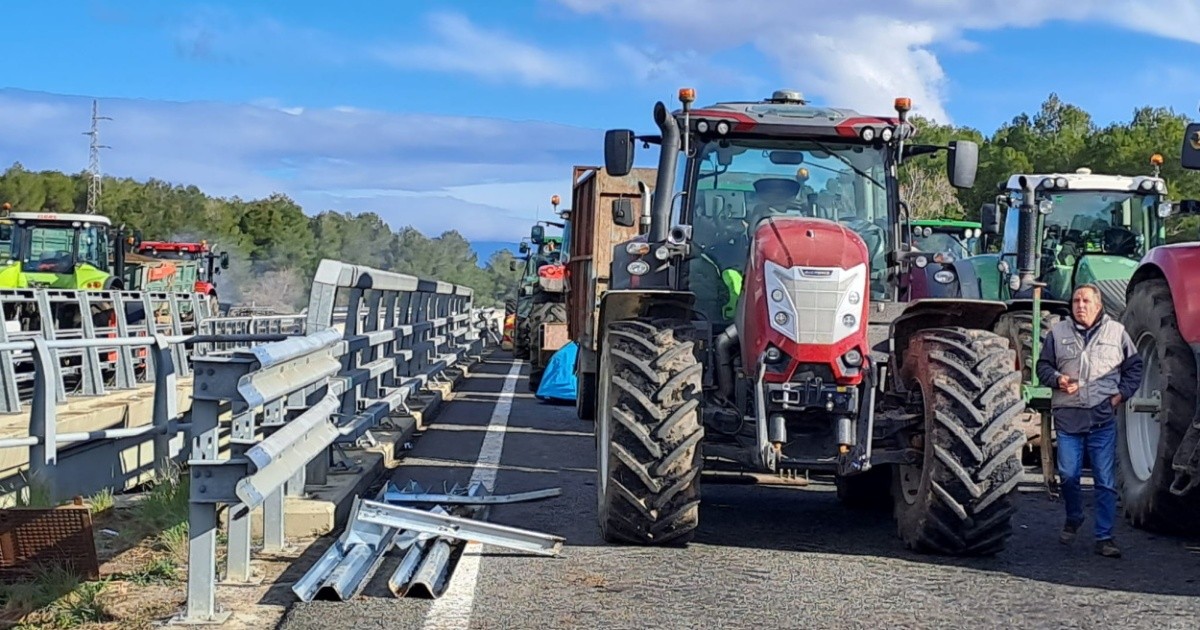 Tractor attack in Spain: Farmers block roads in Catalonia, near the border with France