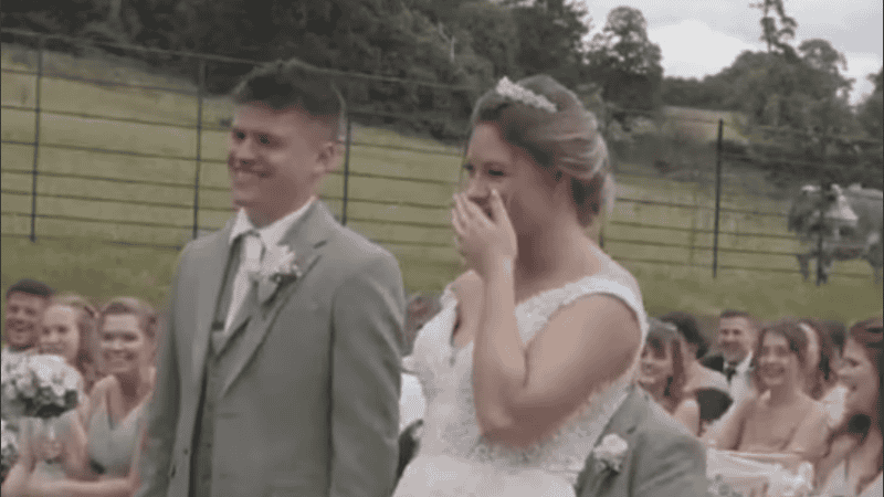 Pese a la interrupción los novios lograron dar el 