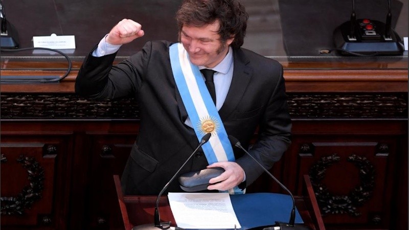 El presidente Javier Milei explicó a la salida del Congreso, tras brindar su discurso de apertura de sesiones ordinarias en el Congreso Nacional, por qué convocó al “Pacto de Mayo” para que se realice en Córdoba.