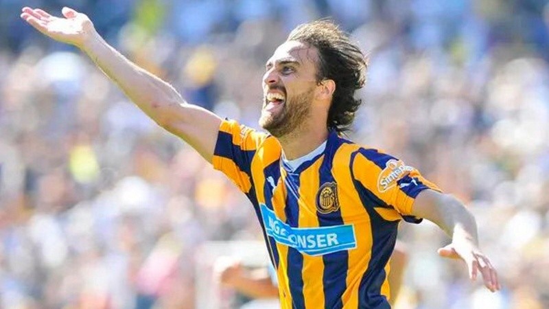 Matías Lequi, otrora jugador, ahora técnico de los juveniles canallas que van por la gloria en Uruguay