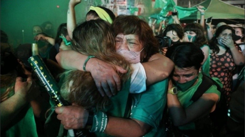 El presidente inició el acto del ciclo lectivo 2024, en su antiguo colegio, con la presencia de alumnos y docentes.