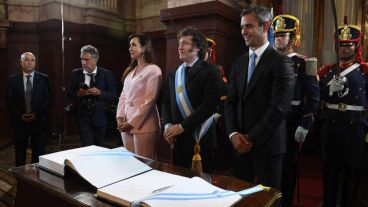 Villaruel, Milei y Menem en la apertura de sesiones del Congreso.