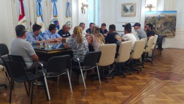 La reunión entre el intendente y los taxistas.