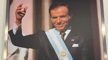 La imagen de Carlos Menem en el "Salón de los Próceres".