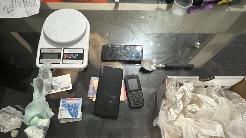 En el domicilio de La Granada secuestraron cocaína y parafernalia del narcomenudeo.