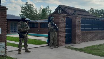 Ayala, sindicado narco con pesados vínculos, no fue hallado en Roldán.