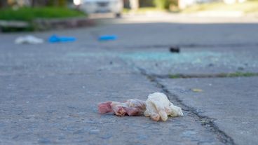 El chofer Diego Alejandro Celentano, de 32 años, fue hallado en el interior del vehículo, con al menos un disparo en la cabeza, en la zona sur de Rosario.