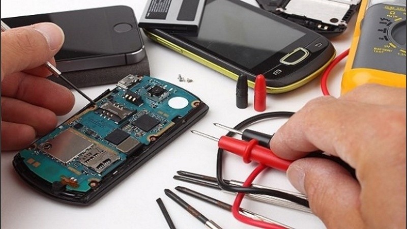 Las clases son expositivas y prácticas en talleres equipados.