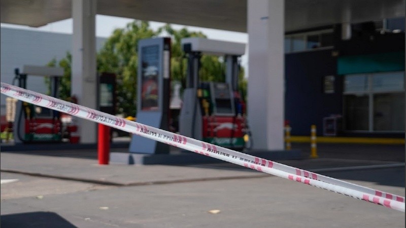 Las estaciones de servicio continúan con el cese de su servicio por las noches mientras no cuenten con guardia.