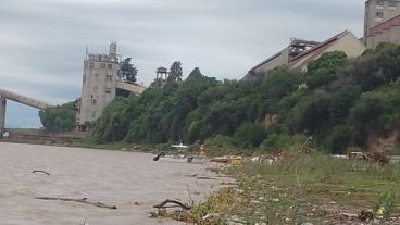 Los restos de Carreras, que tenía 21 años, fueron interceptados a la altura del puerto Cargill, en Alvear.