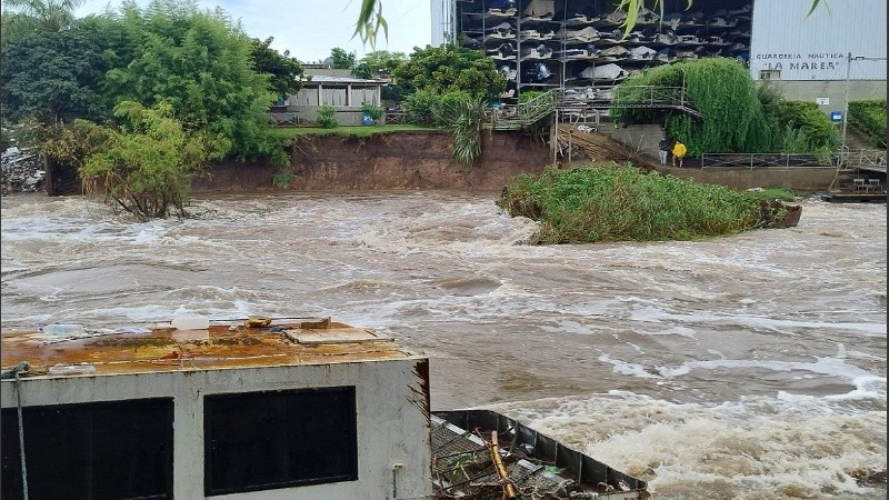 Las embarcaciones se salieron de sus amarras en el arroyo Ludueña este sábado, pero fueron recuperadas.