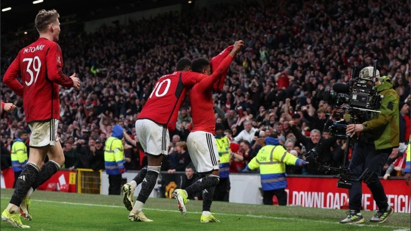 El festejo de Diallo que significó el triunfo del United en Old Trafford.