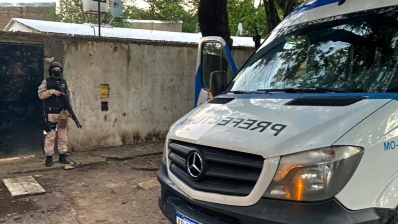 La fuerza federal encabezó la intervención en ocho domicilios de la ciudad.